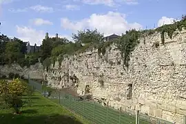 vue d'une partie de la muraille du Bas-Empire en élévation