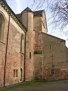 Vue du côté sud, jadis bordée par le cloître.