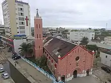 Vue extérieure de la Cathédrale Notre-Dame-de-Miséricorde de Cotonou