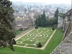 Le labyrinthe végétal des jardins de l'évêché.