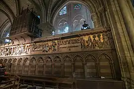L'orgue de chœur, vu de l'arrière.