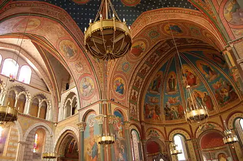 Décoration de la cathédrale Saint-Caprais