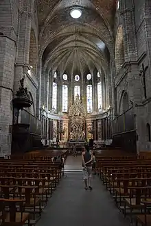 Nef et abside de la cathédrale de Béziers