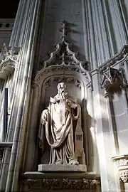 Statue de l'évêque saint Clair.