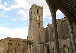 Vue latérale de la cathédrale.