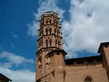 Le clocher de l'ancienne cathédrale.