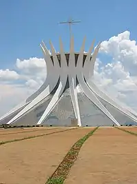 Cathédrale de Brasilia, Brasilia, une Structure hyperboloïde