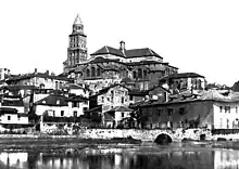 Photographie en noir et blanc de la cathédrale Saint-Front.