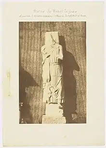 Photo du gisant d'Henri le Jeune, découvert dans le chœur le 18 octobre 1866