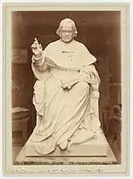 Statue de Mgr David érigée dans la cathédrale de Saint-Brieuc.