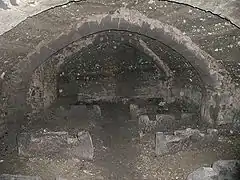 Voûtes dans une cave de Clermont. Niveau −3.