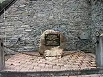 Le monument aux morts placé devant l'église