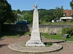 Le monument aux morts.