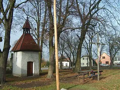 Chapelle au centre de Cekov.