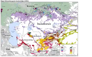 Carte montrant, grâce à plusieurs couleurs, la répartition des langues et la fragmentation ethnique dans l'actuelle Asie centrale.