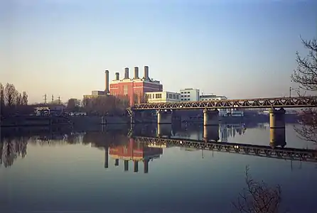 Le troisième pont ferroviaire d'Argenteuil (reconstruit après la Seconde Guerre mondiale) encore à deux voies en 1991.