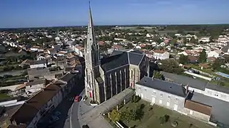 Vue aérienne de l'église et de Chéméré