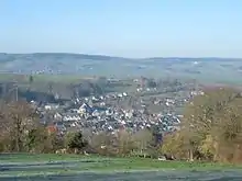 Vue sur le centre ancien protégé de Theux et l'église Saints-Hermès-et-Alexandre (XIe siècle).