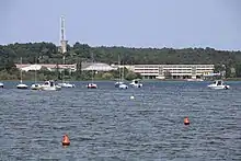 L'ancien Centre de Formation Maritime (CFM) sur la rive septentrionale à Contaut.