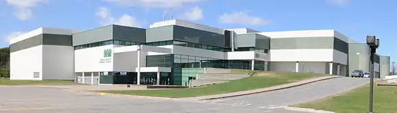 Description de l'image Centre de l'activité physique et sportif Léopold-Gagnon (UQTR).jpg.