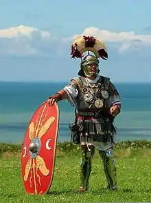 Un autre exemple d'uniforme de centurion romain lors d'une reconstitution historique.