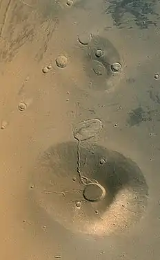 Ceraunius Tholus, un des nombreux volcans de Mars.