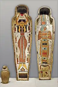 Cercueil de bois, vers 664-500. Bois entoilé, stuqué et peint. Musée des Beaux-Arts de Lyon