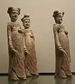 Trois servantes, Wei du Nord, musée Cernuschi.