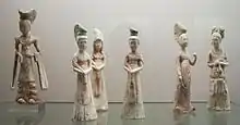 Figurines mingqi représentant des dames de la Cour de la dynastie Tang (618-907).