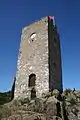 La tour, anciennement donjon et actuellement clocher.