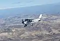 Cessna 152 survolant l'Atlas au Maroc.
