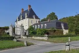 Reste du pavillon nord du château de Fay appartenant à la marquise du Plessis-Bellière.
