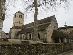 Église Saint-Pierre de Château-Chalon (XIe siècle)