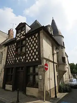 Maison à tourelle de la rue de la Harelle.