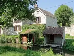 Lavoirs sur le Fusain, sentier des Amoureux.