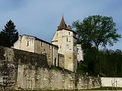 Le château de Château-l'Évêque.
