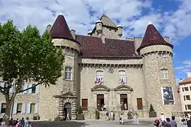 Le château d'Aubenas.