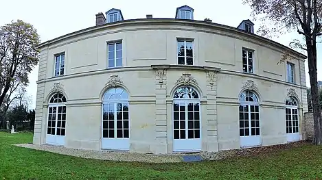 Château de Buchillot, côté jardin.