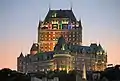 Le Château Frontenac illuminé.