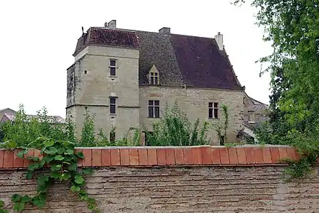 Le château après restauration et reconstruction de la partie effondrée