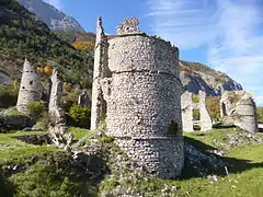 Ruines du château de Lesdiguières.
