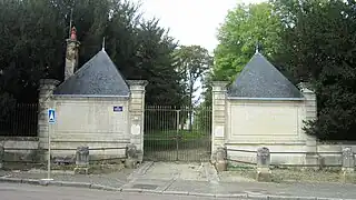 Grilles du château Marmont (propriété privée).