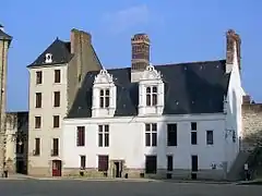 Photographie de la façade du Petit Gouvernement.
