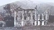 Le château d'Ollwiller détruit en contrebas de la colline du Vieil-Armand en 1916