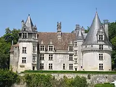 Château de Puyguilhem, à Villars