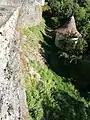 Colombier (« pigeonnier ») et écoulement d'eau (à gauche) dans la muraille depuis la fontaine de la terrasse ouest.