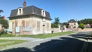 Vestiges du château : la maison du portier (le concierge).