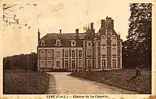 Carte postale sépia et blanc représentant un château.