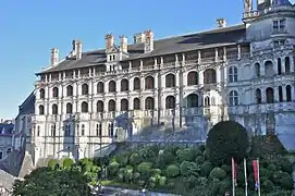 La façade des loges du château de Blois (1514-1527).