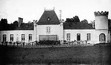 Ancienne carte postale de Nouans-les-Fontaines représentant le château de Cloffy.